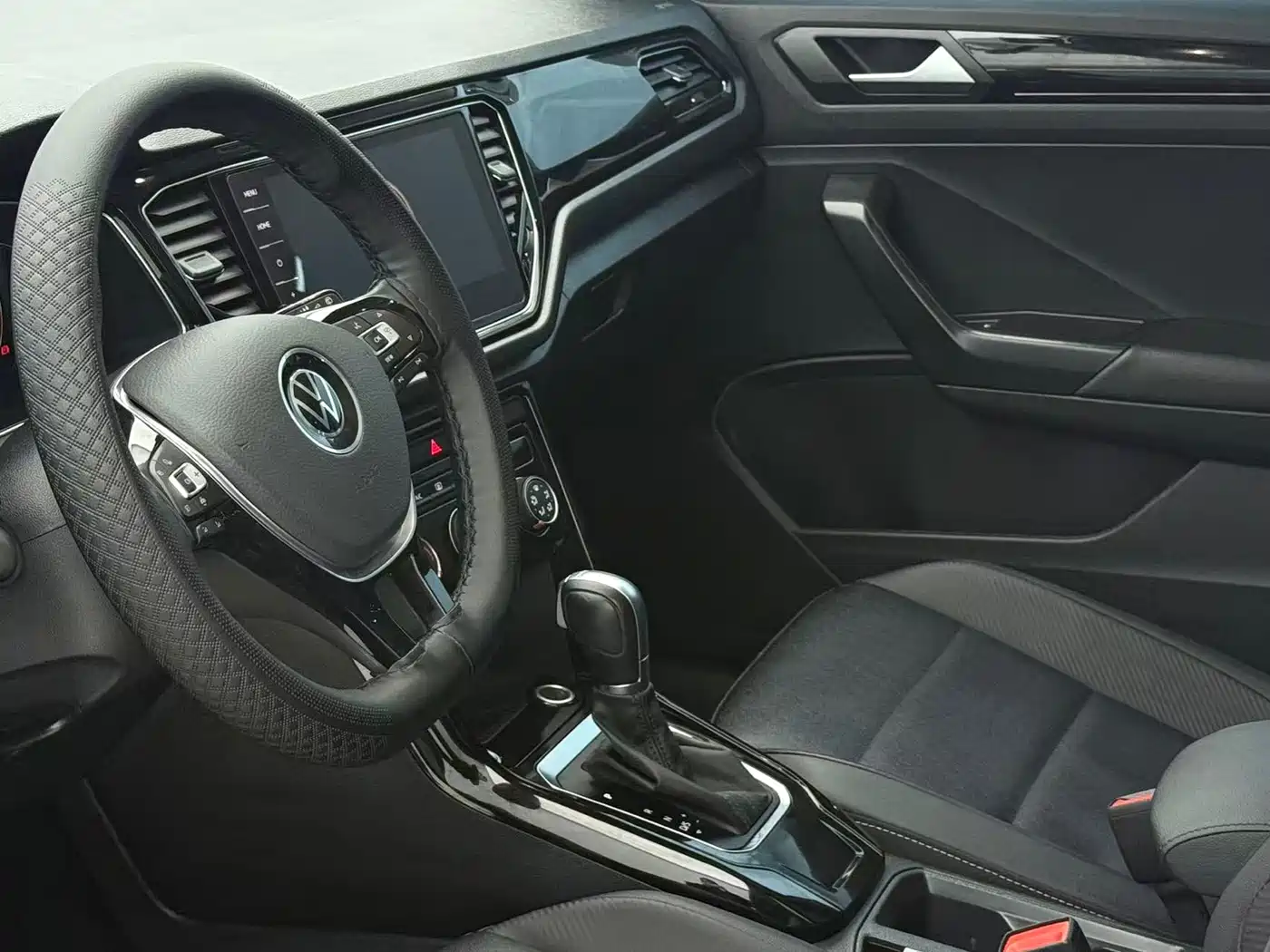 Volkswagen T-ROC 2022 280TSI DSG 2WD Comfort PLUS фото 17
