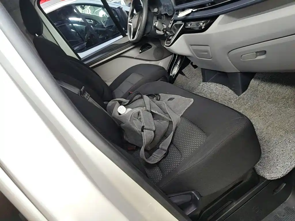Photo 25 - Maxus Xintu V70