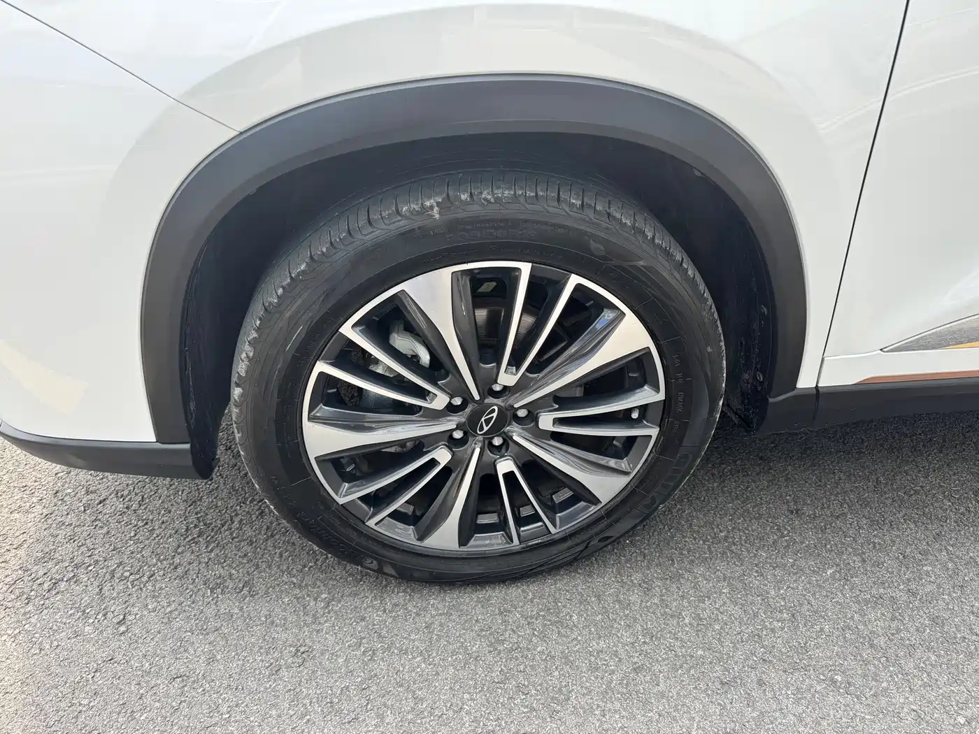 Chery Tiggo 8 PRO 2023 2024 Champion Edition 390T 2WD Peak Edition 5-Seater