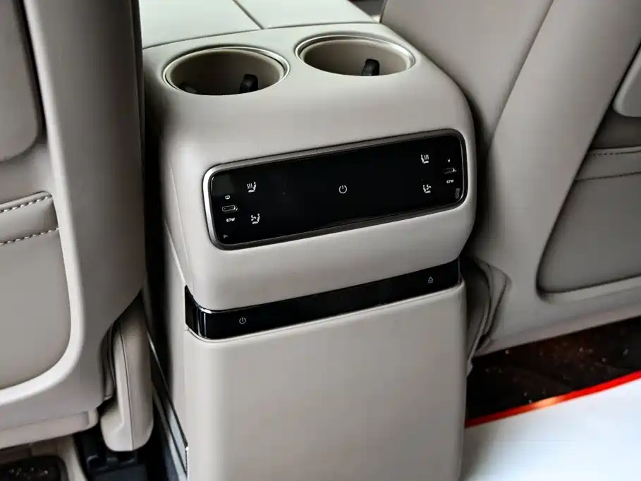 Li Auto Li i8 2026 2025 Standard Edition