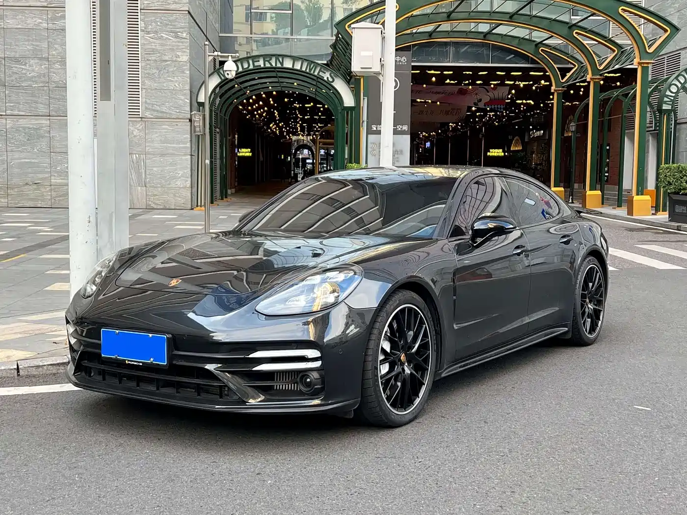 PORSCHE PANAMERA