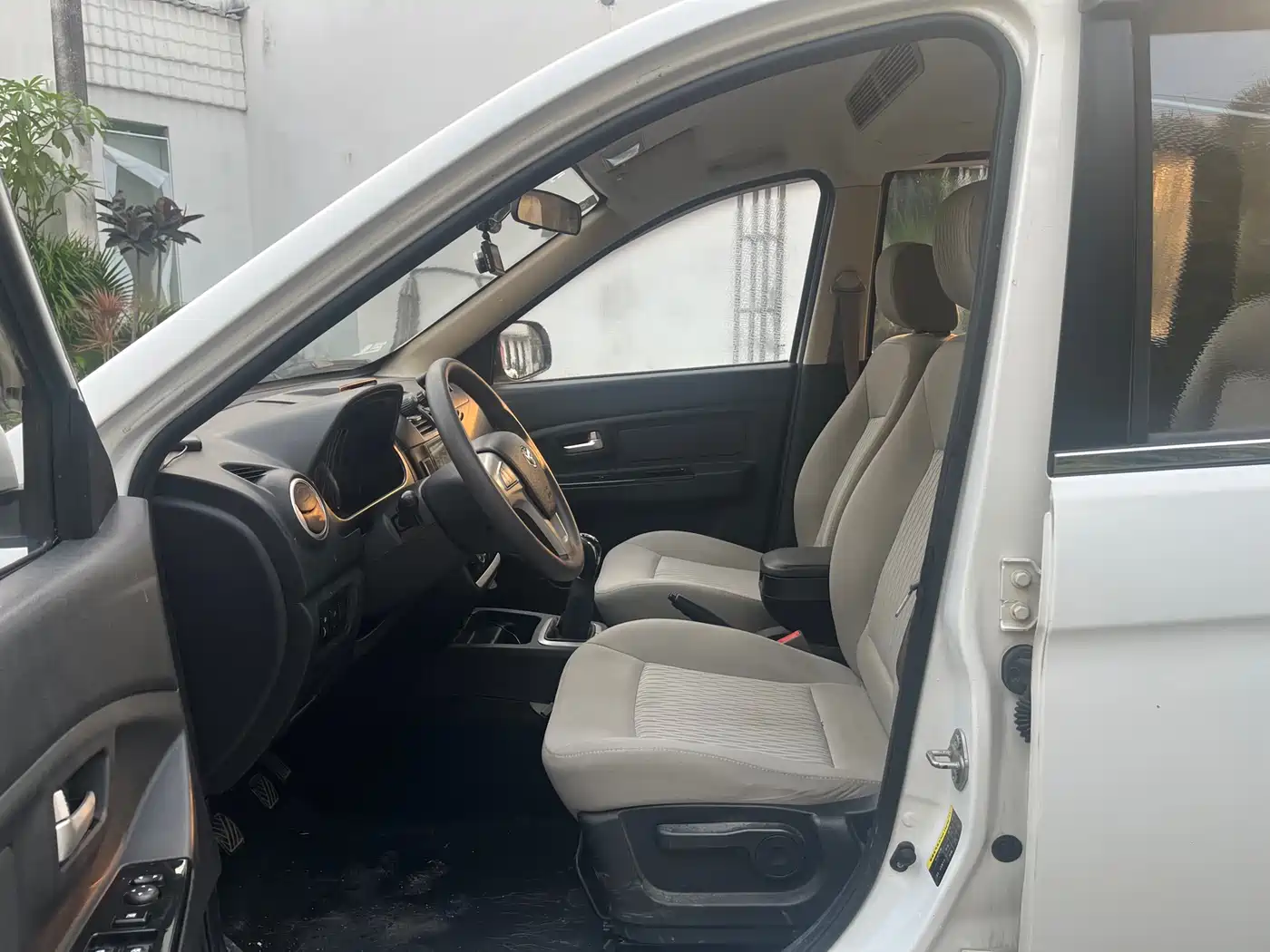 BAIC Huansu H2 2016 2016 H2E 1.5L Elite BJ415B