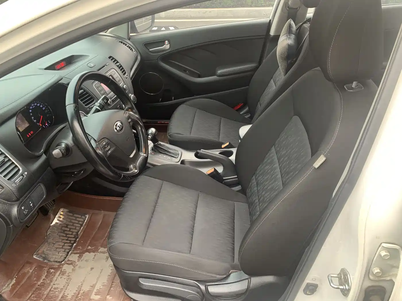 Kia K3 2013 1.6L Automatic GLS фото 7