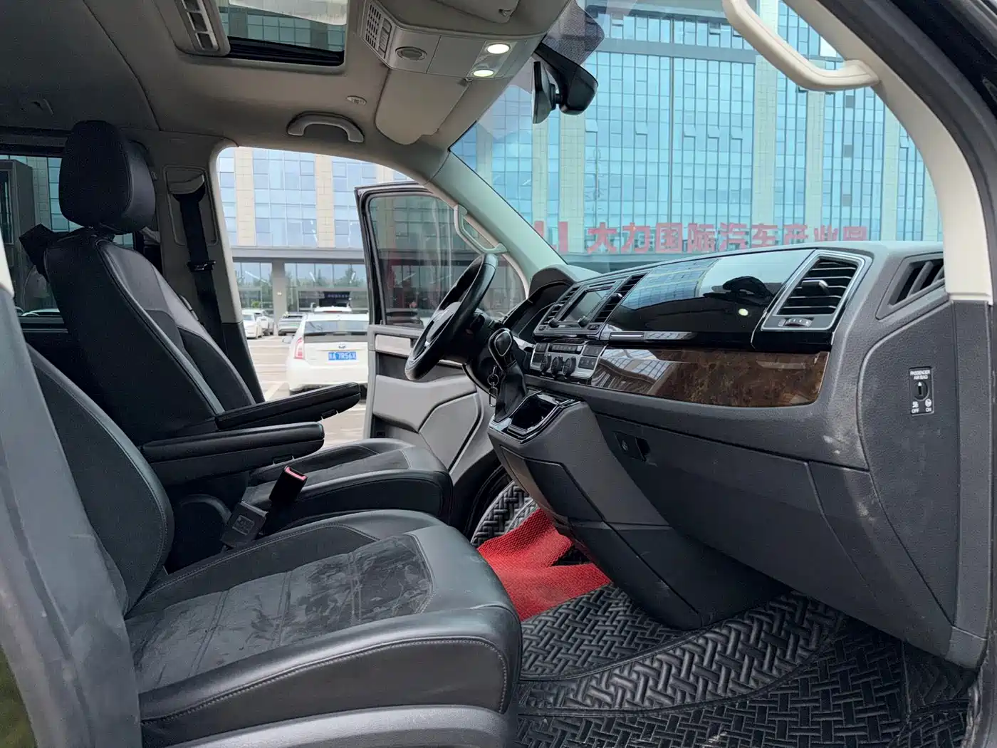 Volkswagen Multivan 2020 2019 2.0TSI 4WD Premium 7-seater
