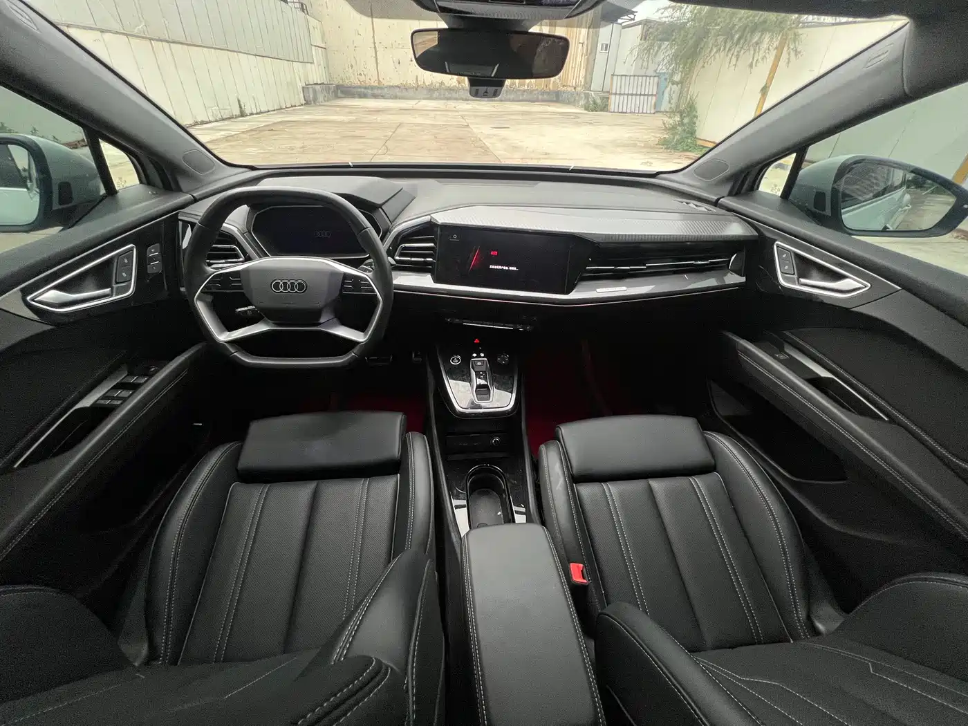 Photo 6 - Audi Q4 e-tron