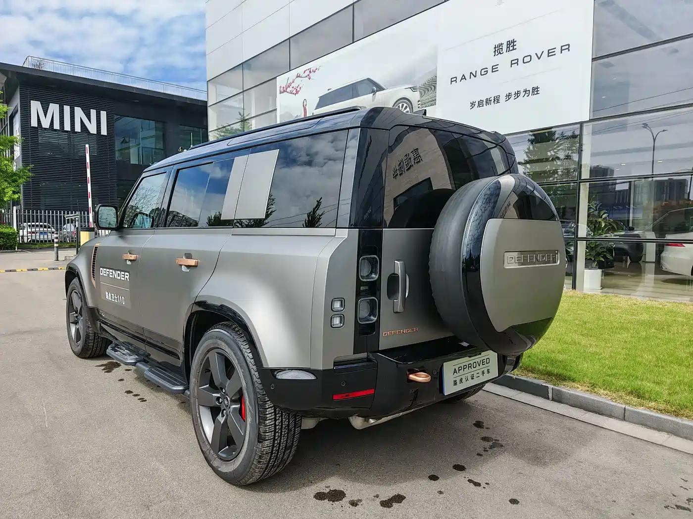 Land Rover Defender 2025 110 3.0T P400 X фото 5
