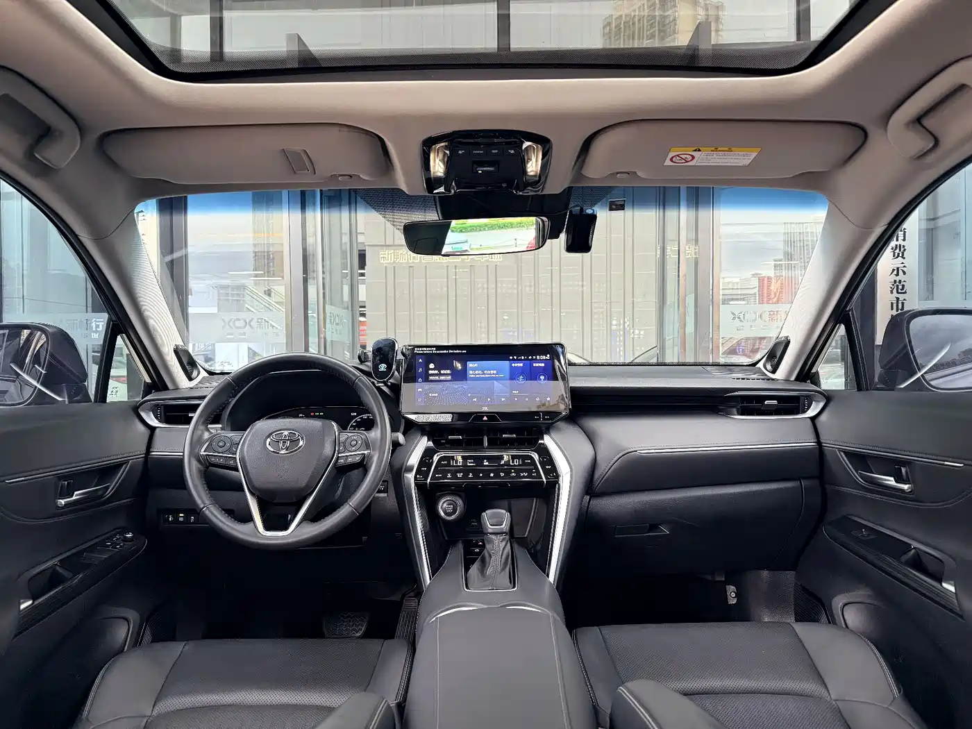 Toyota Venza 2023 2.0L CVT FWD Premium фото 9