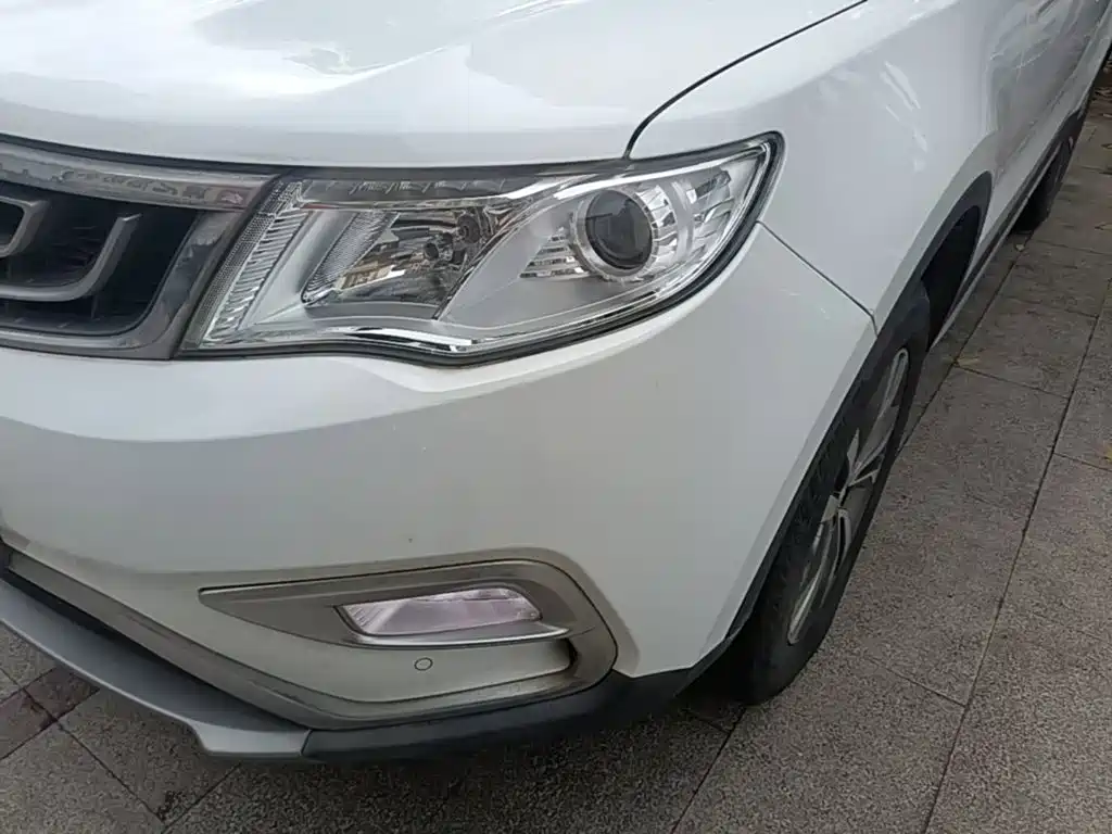 Geely Boyue 2016 2016 2.0L Manual Smart Connectivity