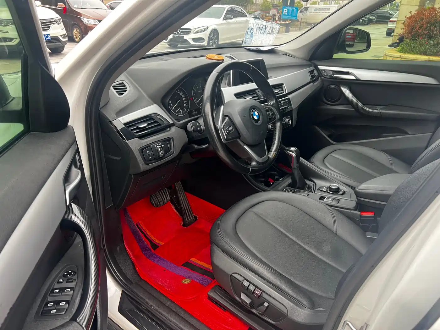 BMW X1 2016 sDrive18Li Premium Model фото 7