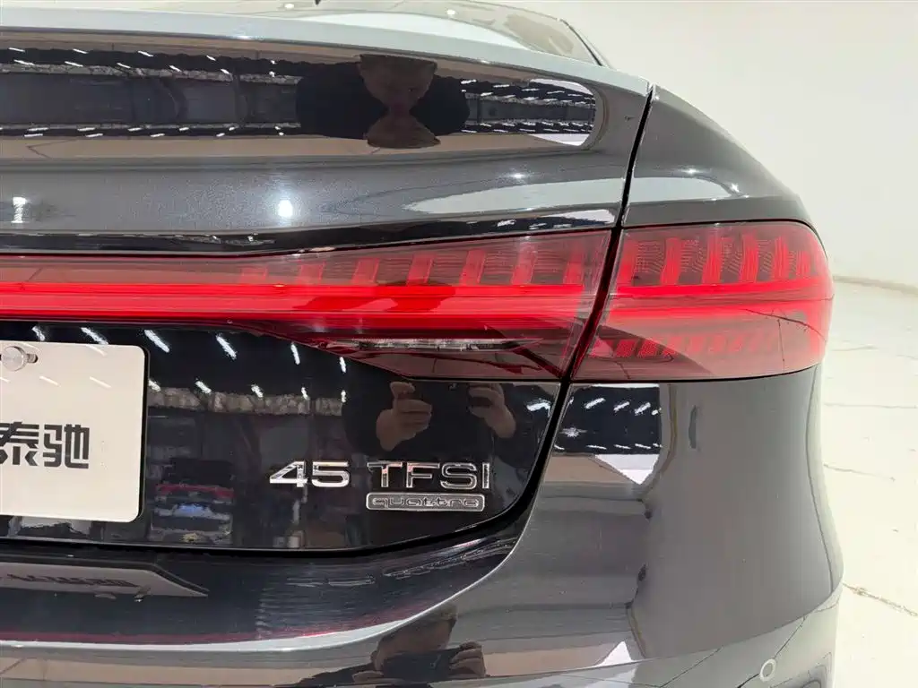 Audi A7L 2024 45 TFSI Luxury фото 10