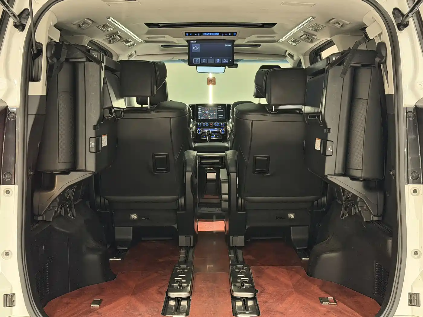 Toyota Vellfire 2021 Crown Hybrid 2.5L HV Luxury Edition фото 11