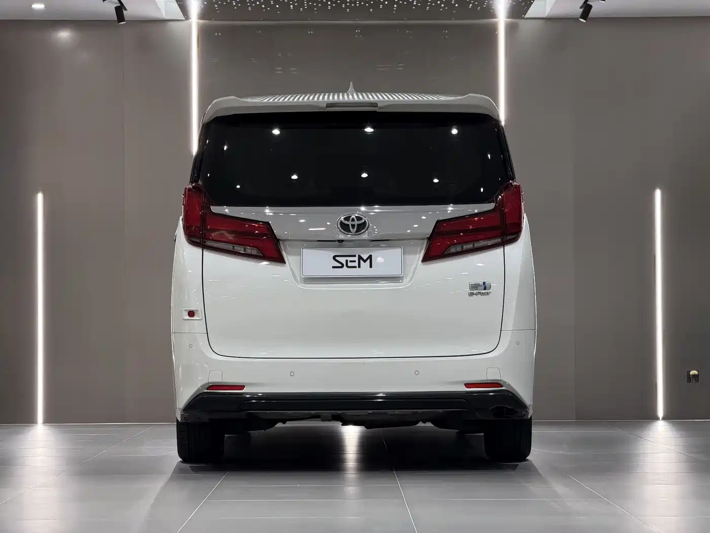 Toyota Vellfire 2021 Crown Hybrid 2.5L HV Luxury Edition фото 4
