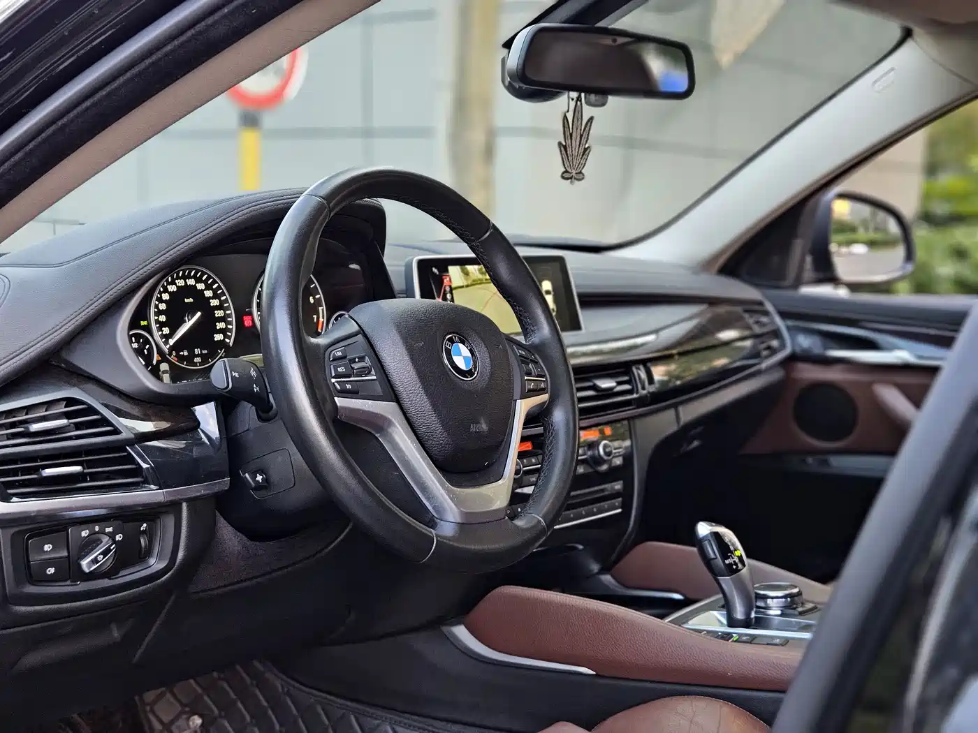 BMW X6 2015 xDrive28i фото 15