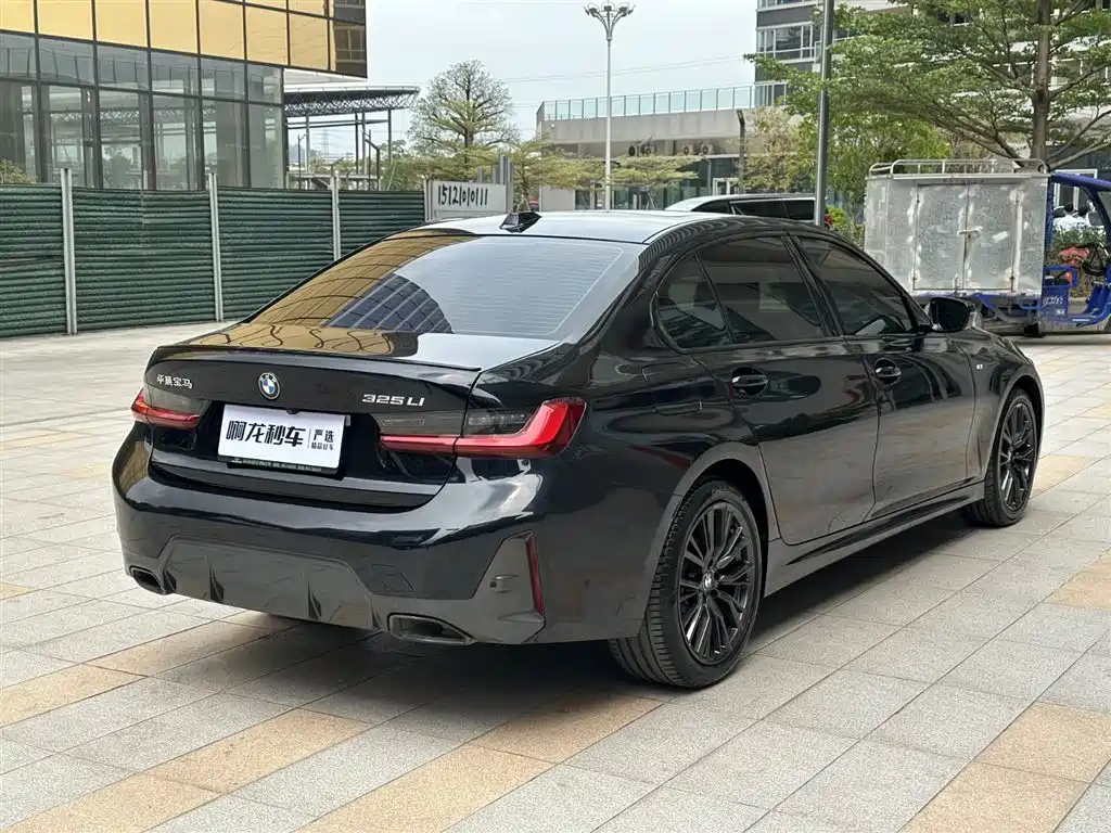 BMW 3 Series 2024 325Li M Sport Shadowline Package фото 6