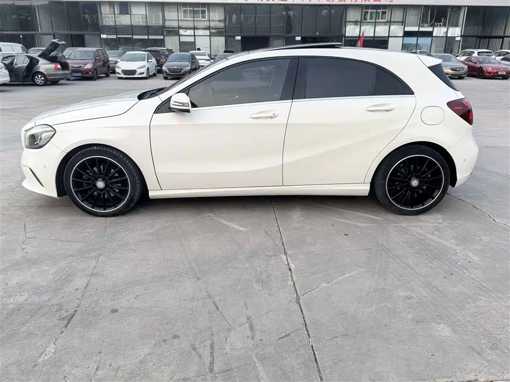 Mercedes-Benz A-Class (Import) 2015 A 200 Sport фото 15