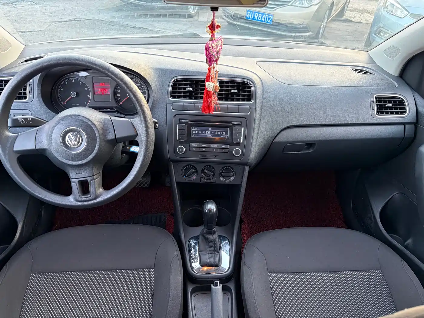 Volkswagen Polo 2011 1.4L Automatic Style Edition фото 10