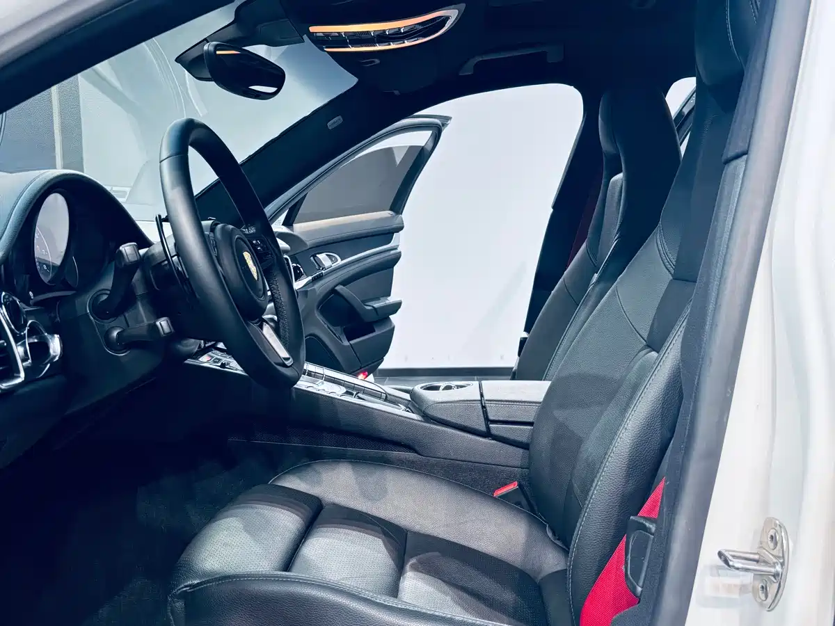 Porsche Panamera 2014 Panamera 4 3.0T фото 7