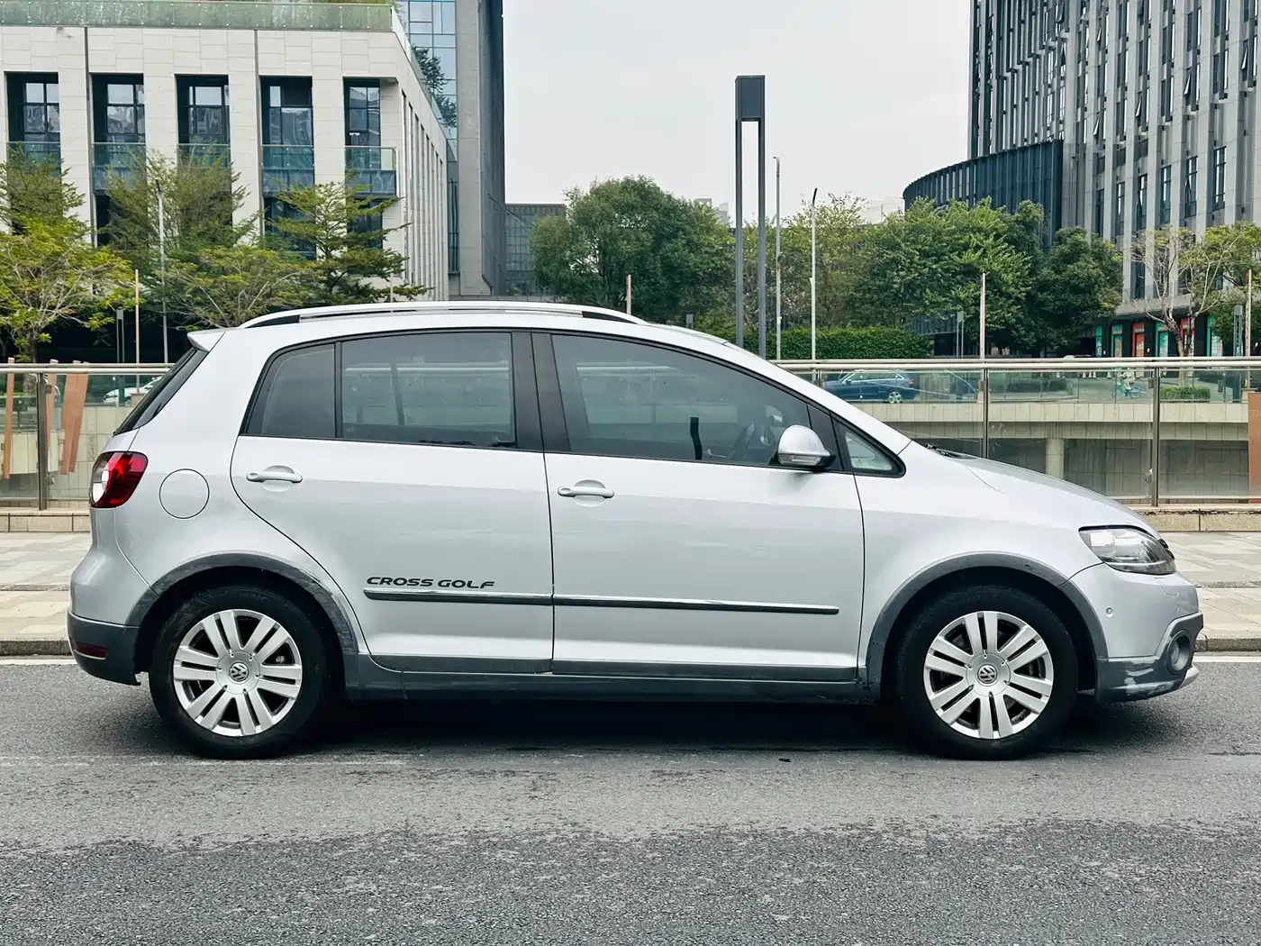 Volkswagen Golf (Import) 2011 1.4TSI Cross Golf фото 5