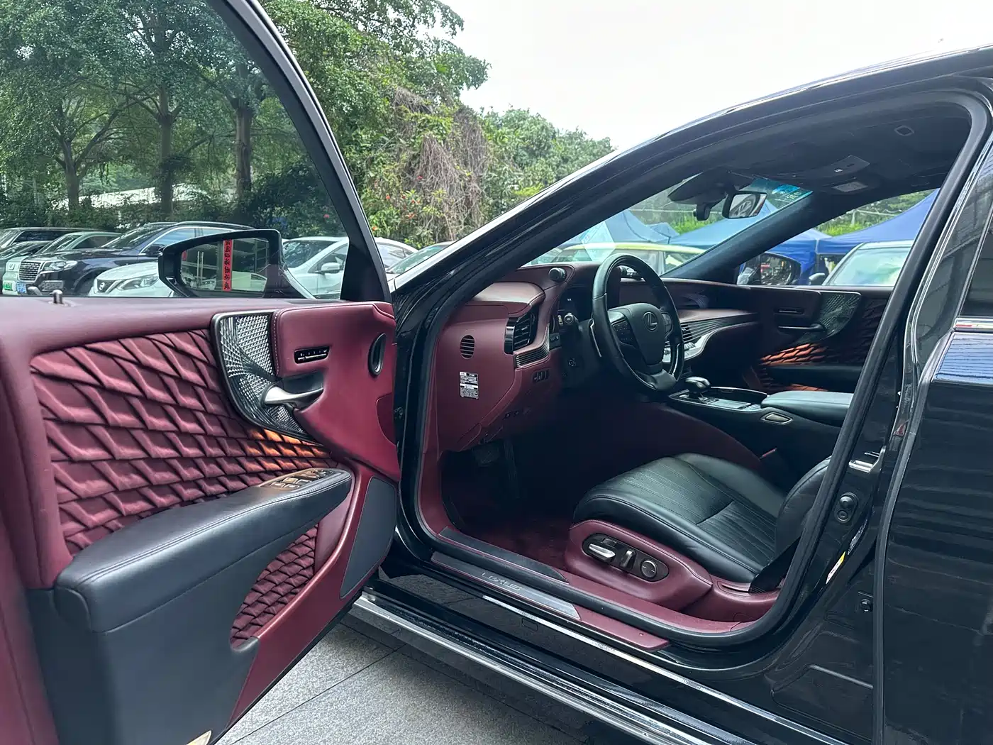 Lexus LS 2018 500h Executive Edition China V фото 4