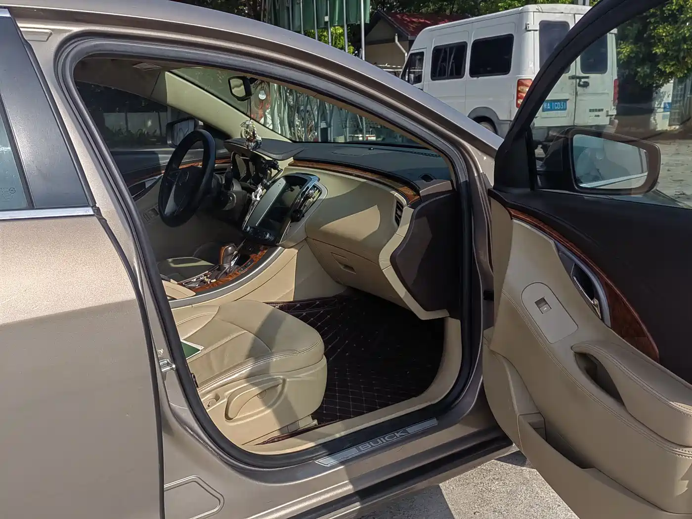 Buick LaCrosse 2012 2.4L SIDI Elegance Edition фото 6