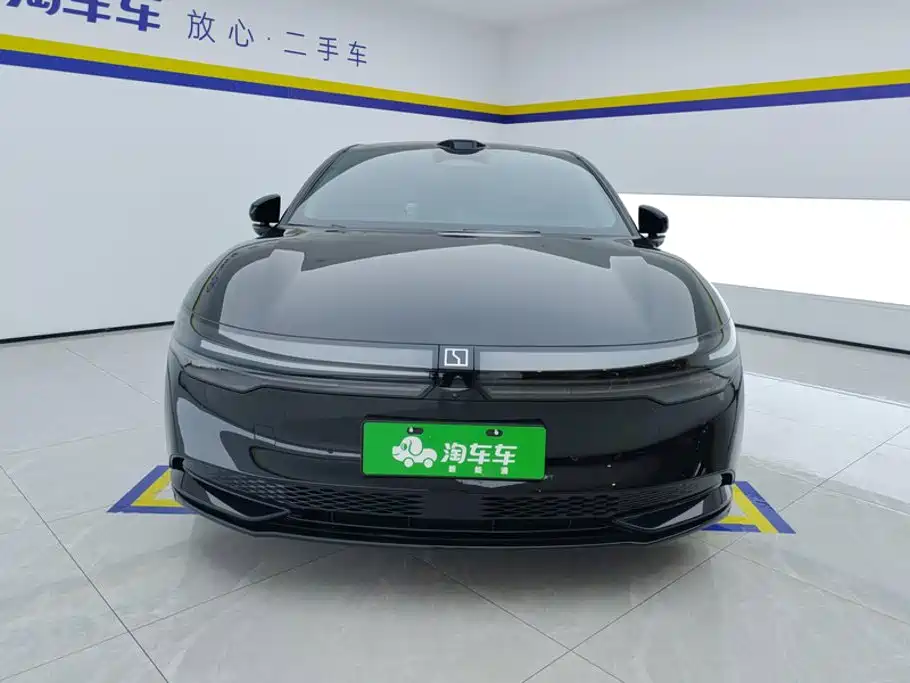 2025 ZEEKR 007