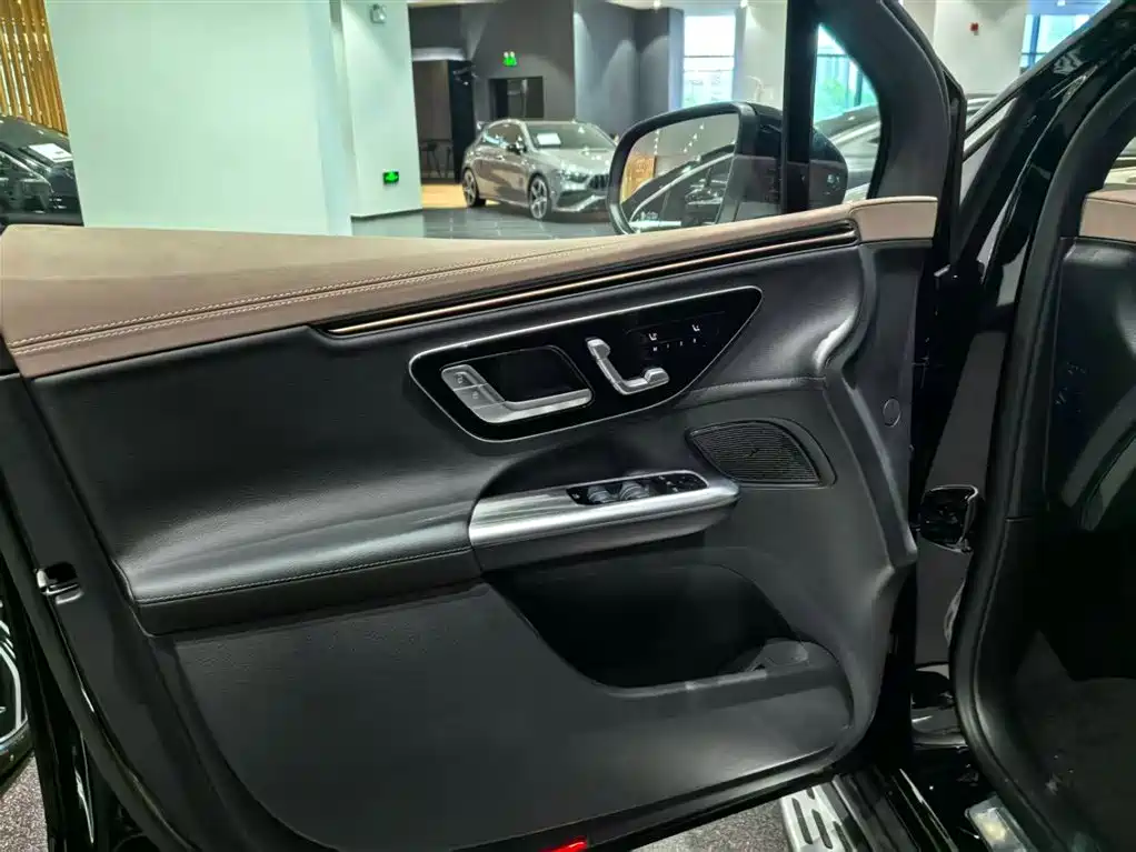 Mercedes-Benz EQE SUV 2025 2024 500 4MATIC Luxury Edition