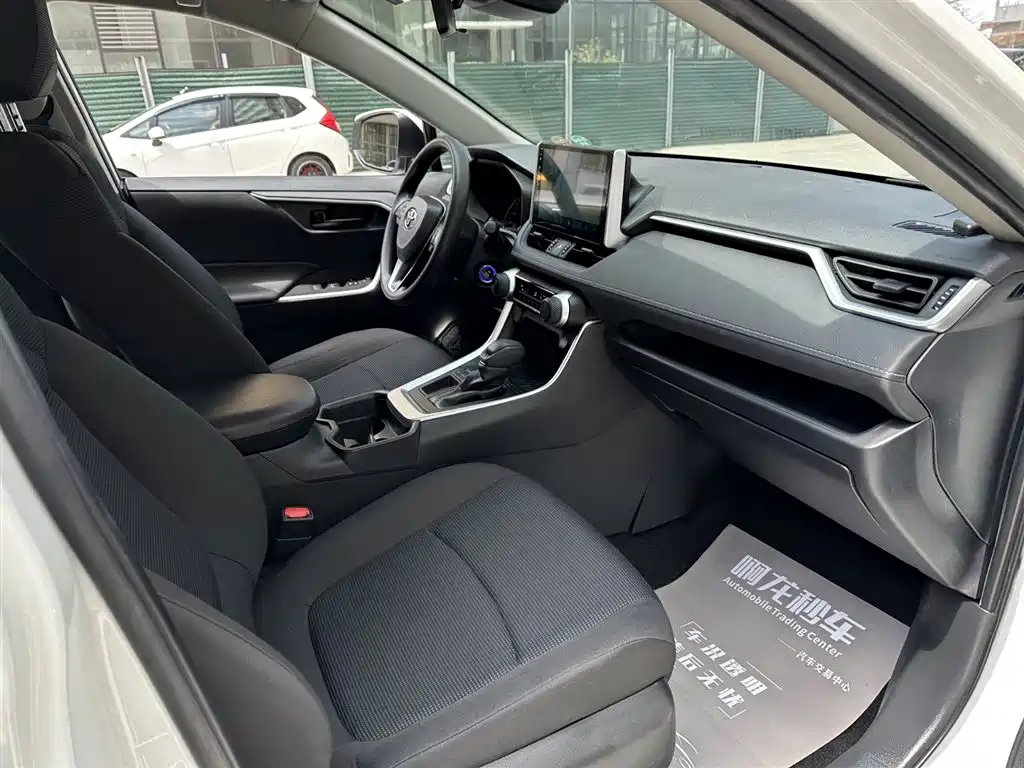 Toyota RAV4 Rongfang 2021 2.0L CVT 2WD Urban фото 13