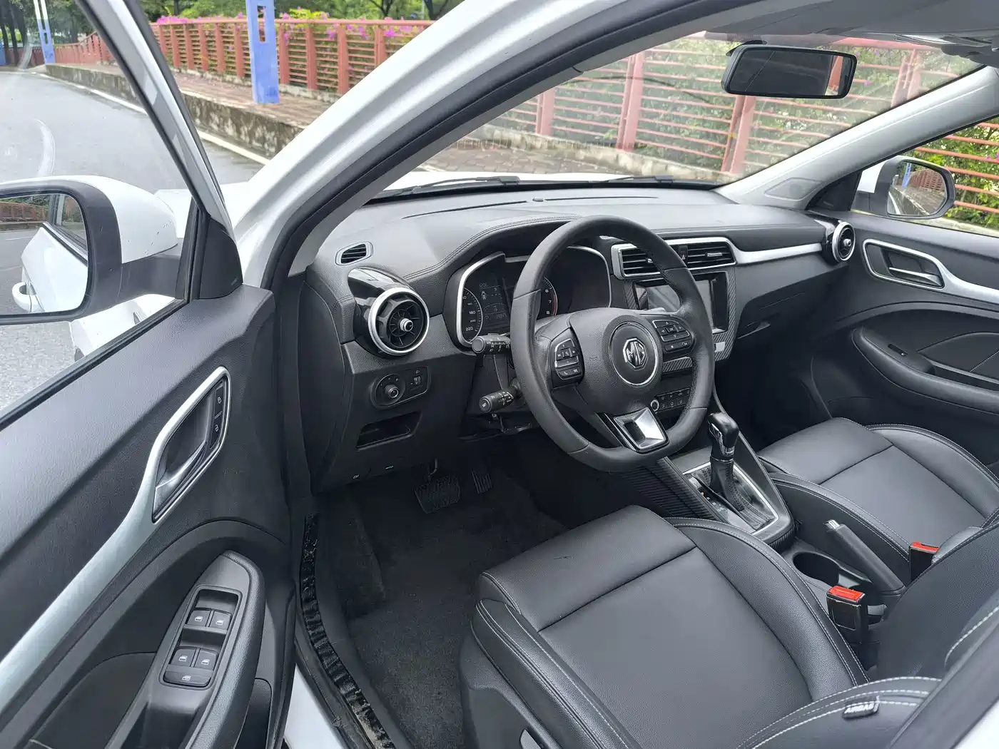 MG ZS 2017 2017 1.5L Auto Premium Internet Edition