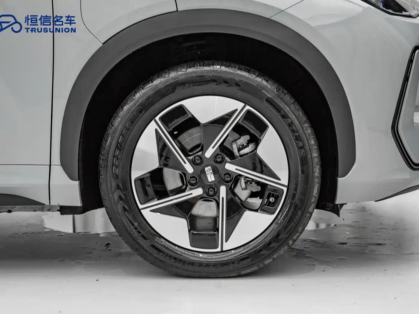 GEELY GALAXY GALAXY E5