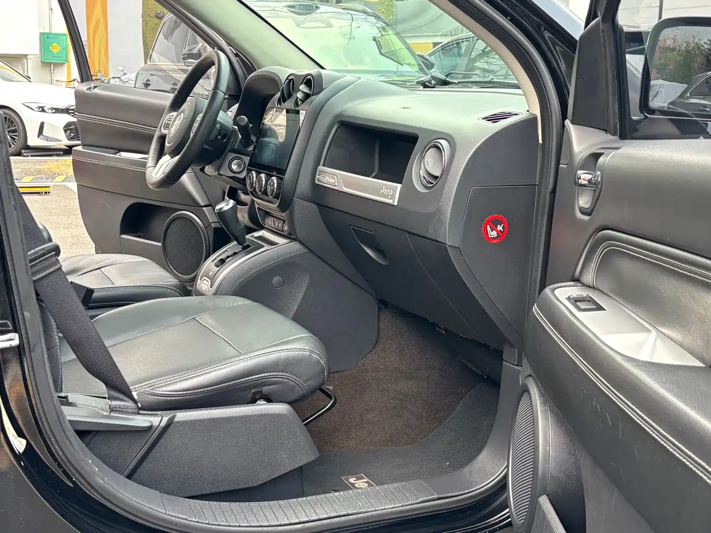 Jeep Compass (Import) 2015 2014 2.0L 2WD Urban Edition