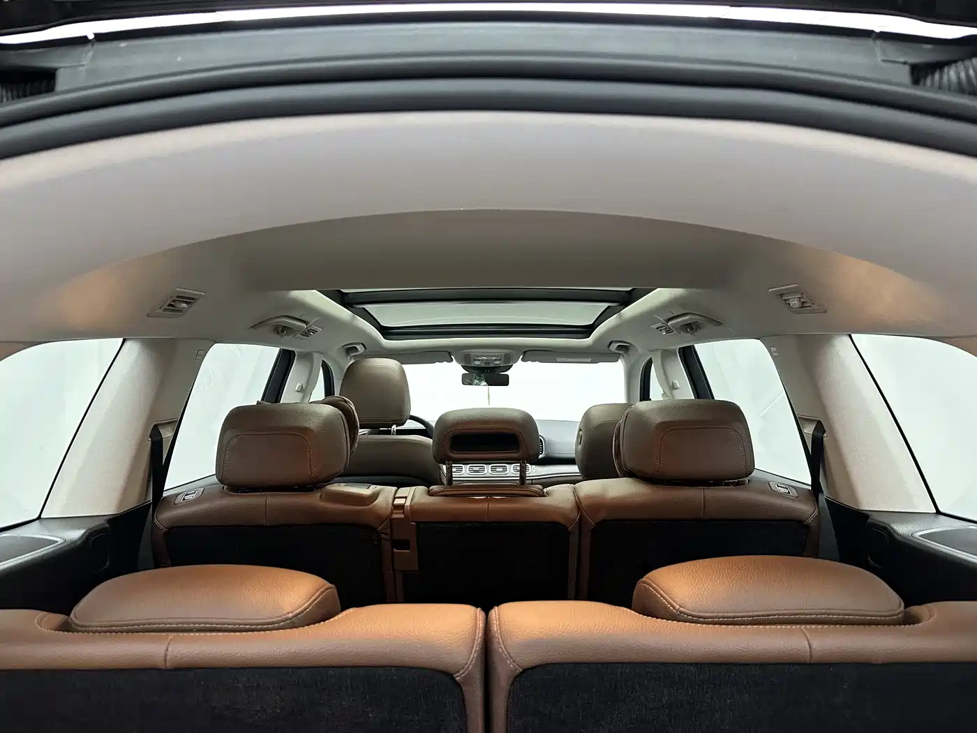 Mercedes-Benz GLS 2024 GLS 450 4MATIC Fashion Edition фото 16