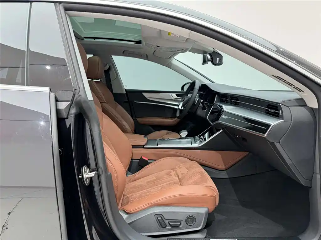 Audi A7L 2024 45 TFSI Luxury фото 19