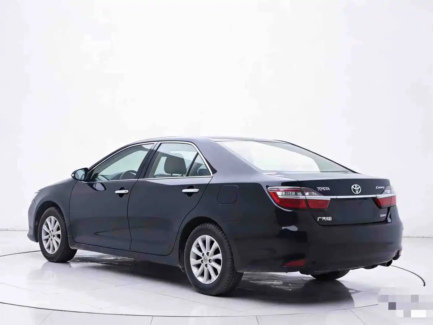 Toyota Camry 2015 2.0G Leading Edition фото 2