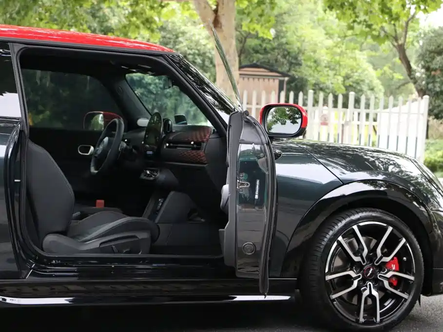 Фото 21 - MINI JCW