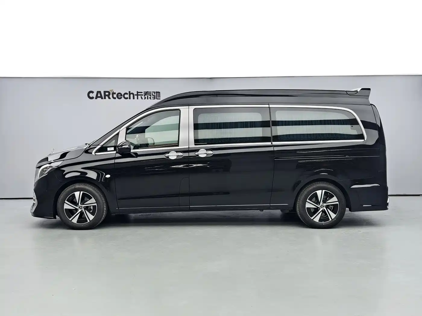 Mercedes-Benz Vito 2024 2.0T Business 7-Seater фото 3
