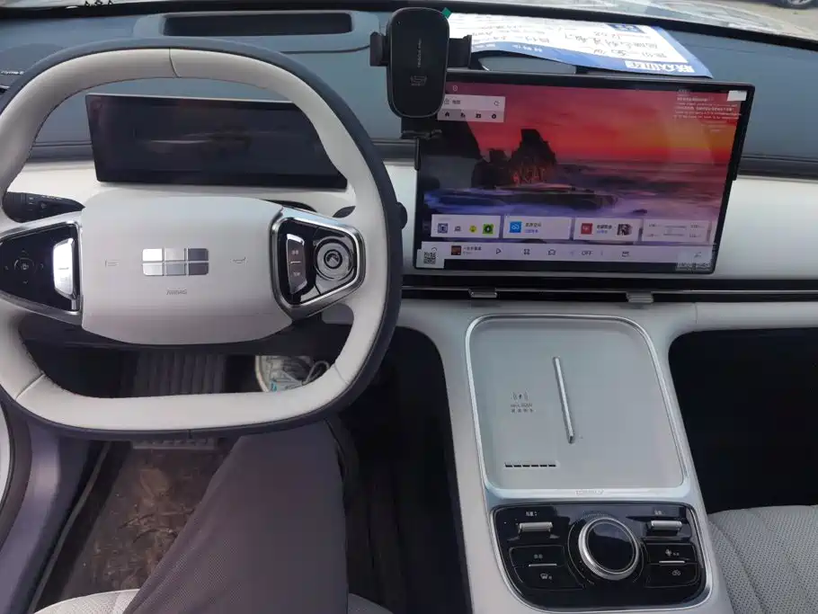 Geely Galaxy Galaxy Starship 7 EM-i 2025 2025 Model 120km Explorer+ Edition