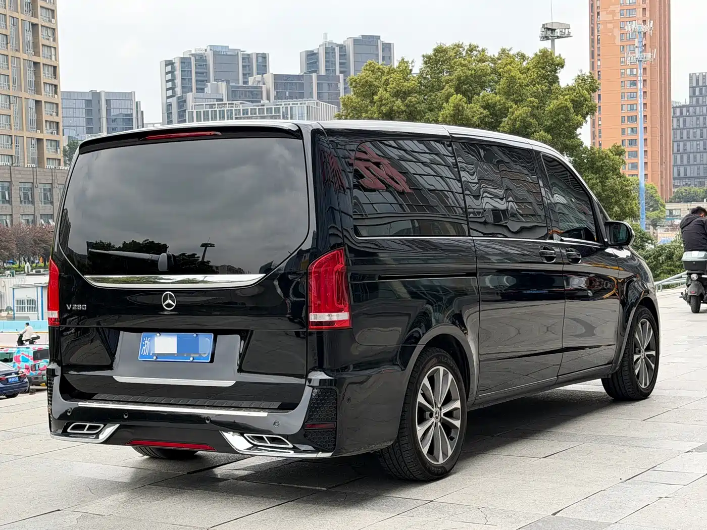 MERCEDES-BENZ V CLASS