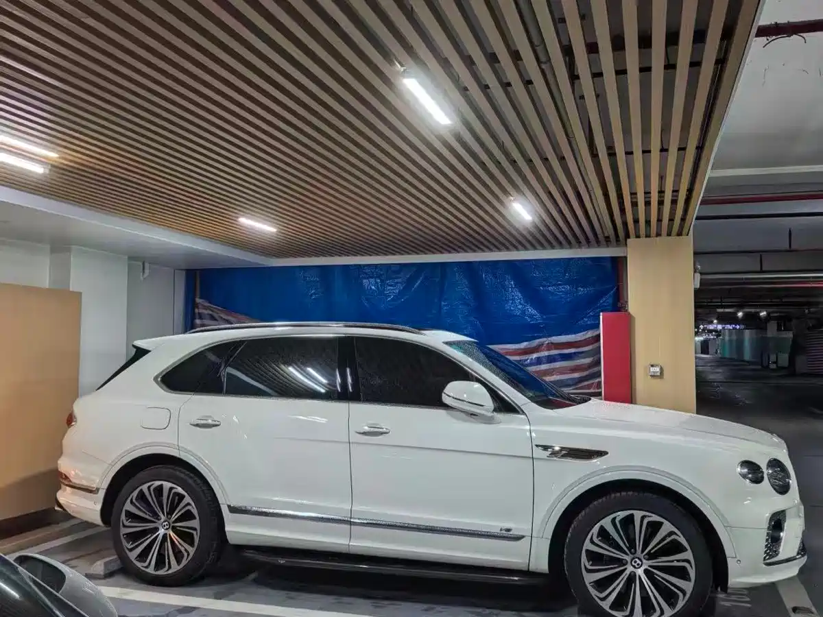 Bentley Bentayga 2021 4.0T V8 фото 2