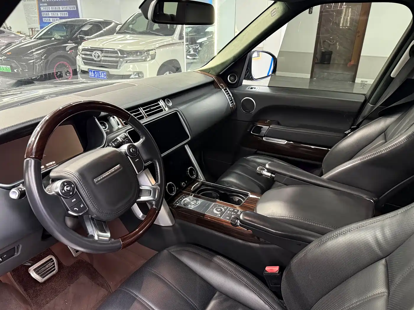 LAND ROVER RANGE ROVER