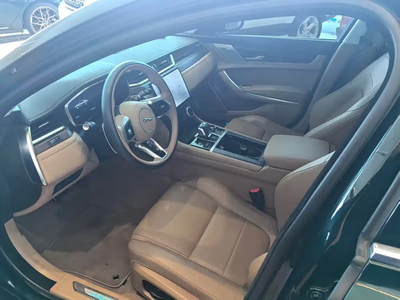Jaguar XFL 2026 2025 2.0T P250 FWD Luxury Edition