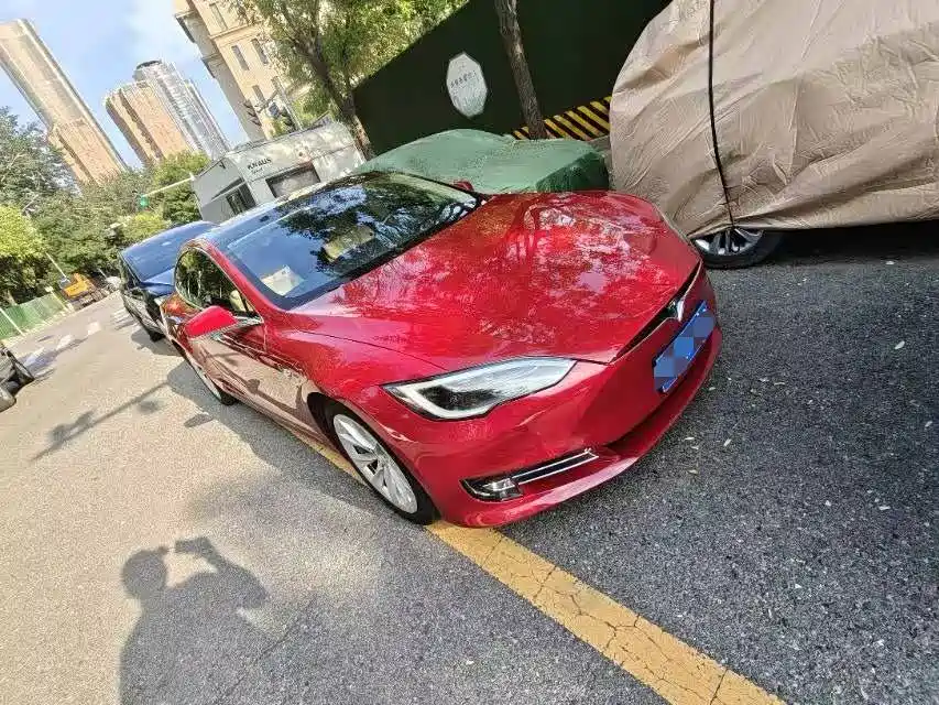 Фото 3 - Tesla Model S