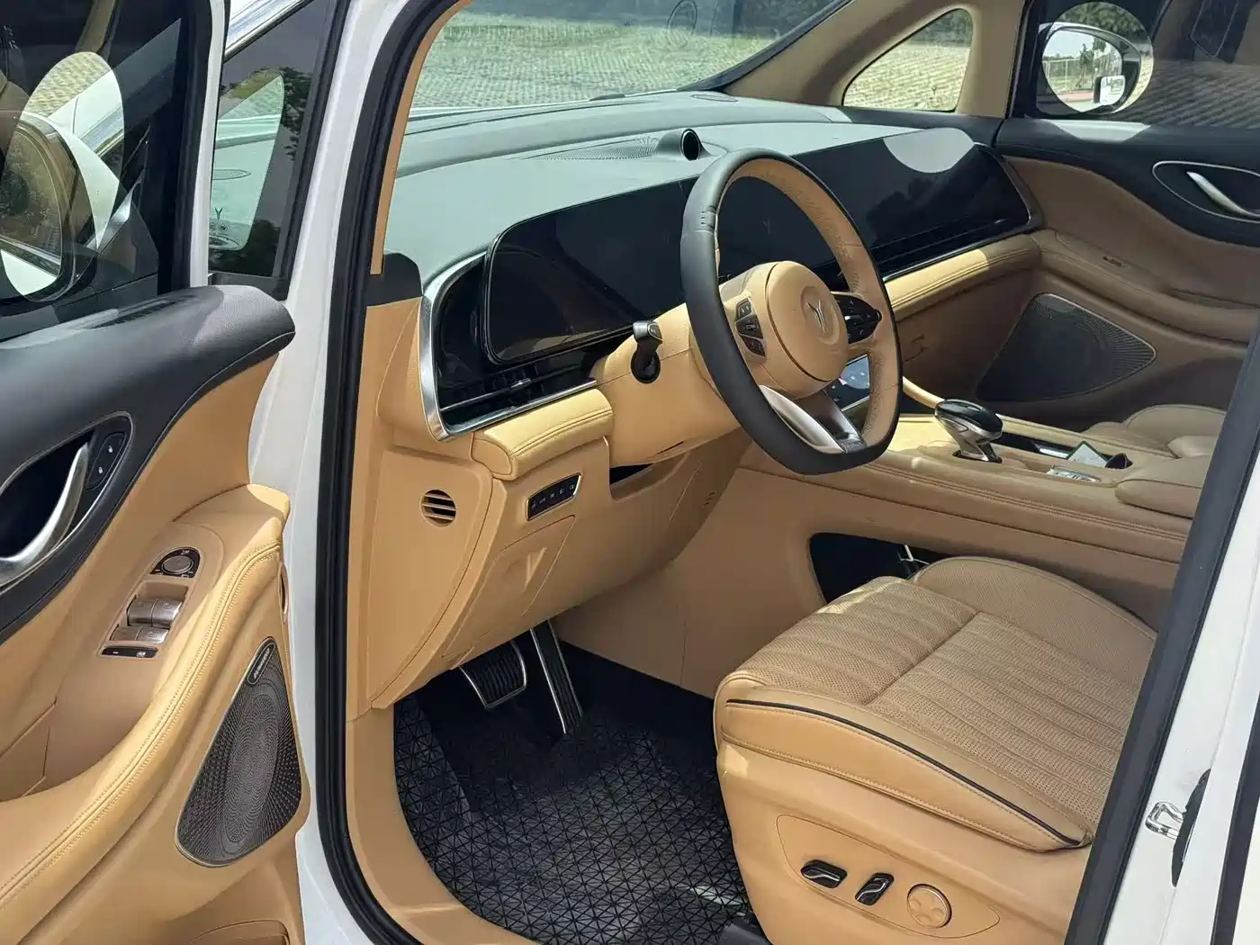 Voyah Auto Voyah Dreamer 2022 Low-carbon Dream+Smart Package фото 10