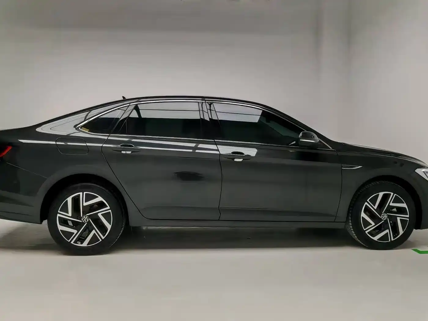 Volkswagen Sagitar 2025 300TSI DSG Surpass Edition фото 7
