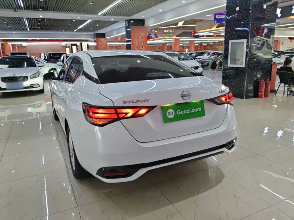 Nissan SYLPHY, миниатюра 5