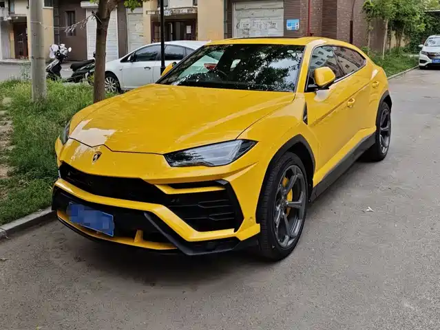 lamborghini urus