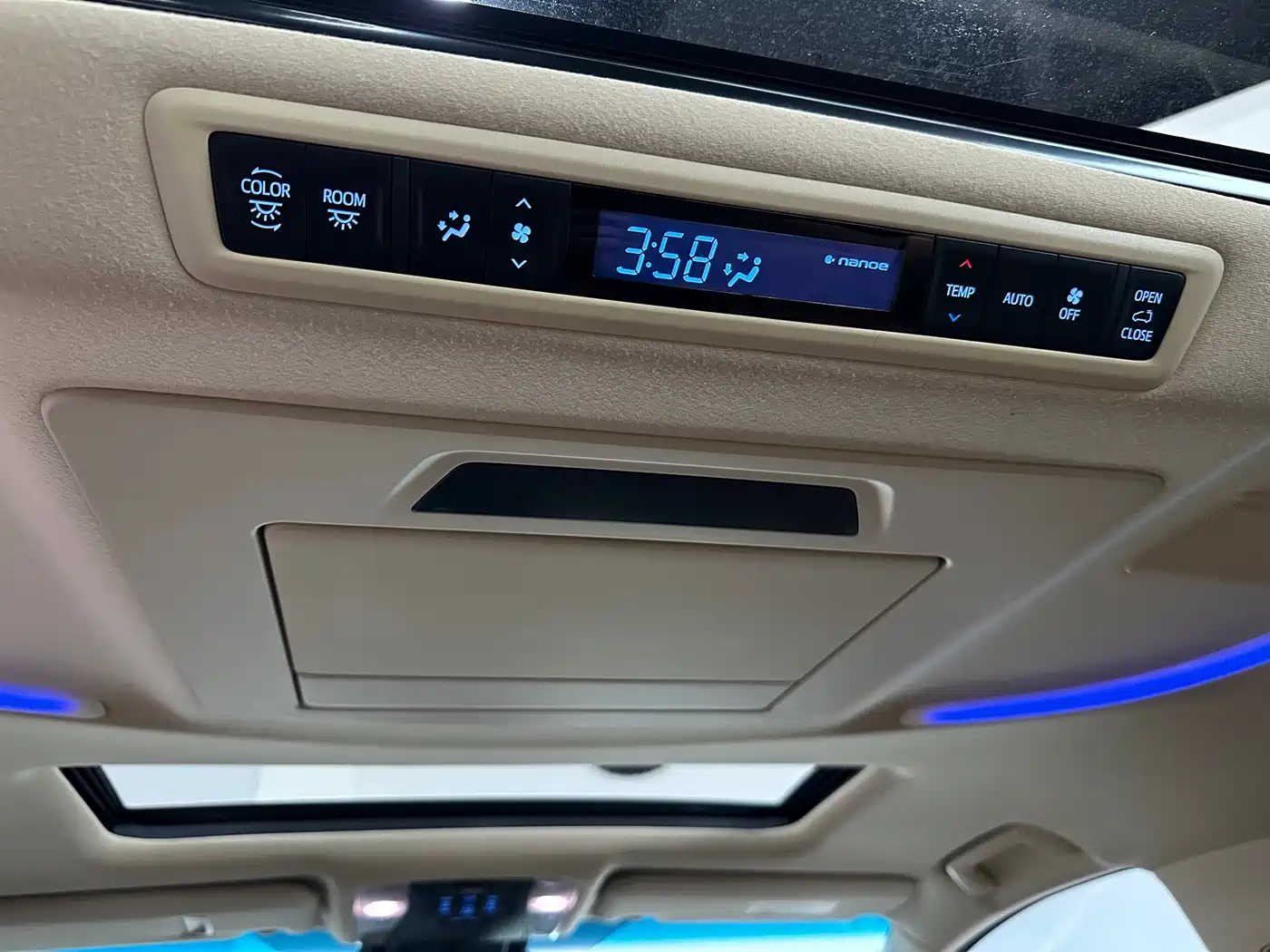Toyota Vellfire 2021 Crown Hybrid 2.5L HV Premium Edition фото 20