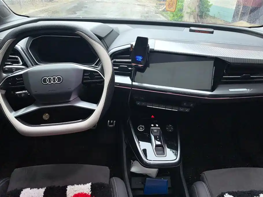 Audi Q4 e-tron 2023 40 e-tron Innovation Edition фото 12