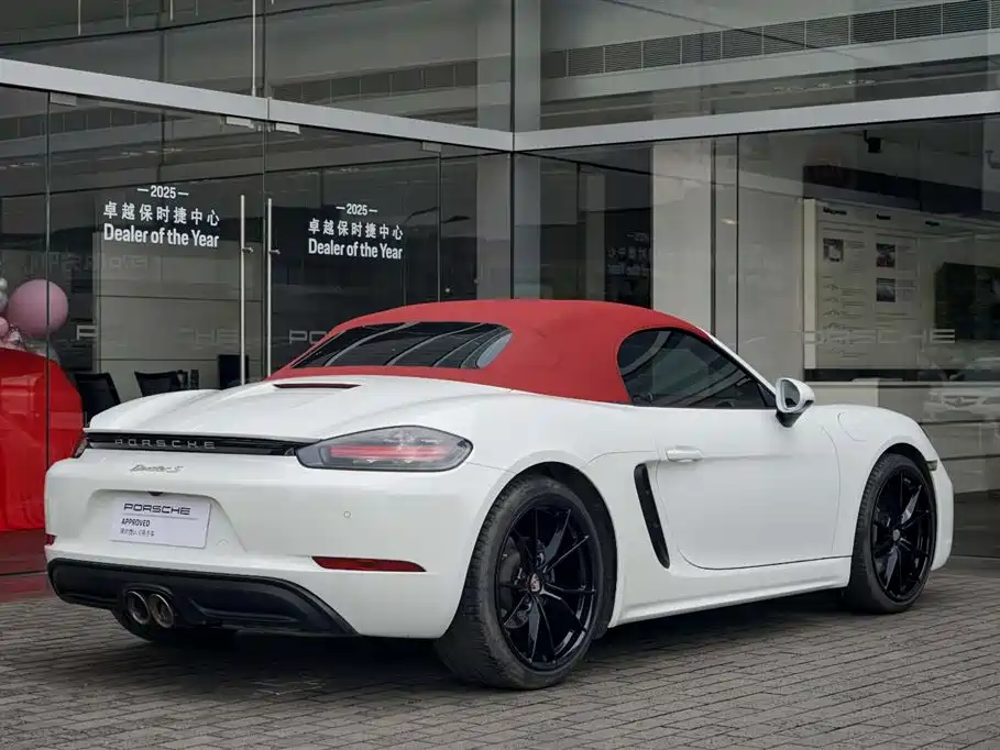 PORSCHE 718
