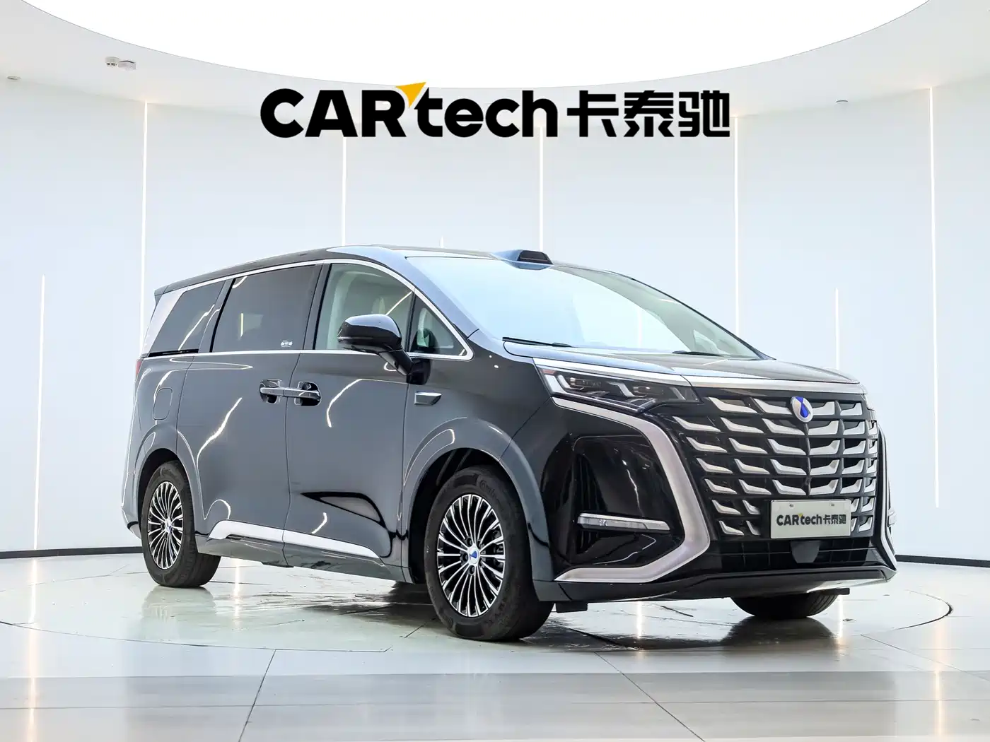 Denza D9 2025 2025 Model DM-i Smart Drive Edition 1020 AWD Flagship