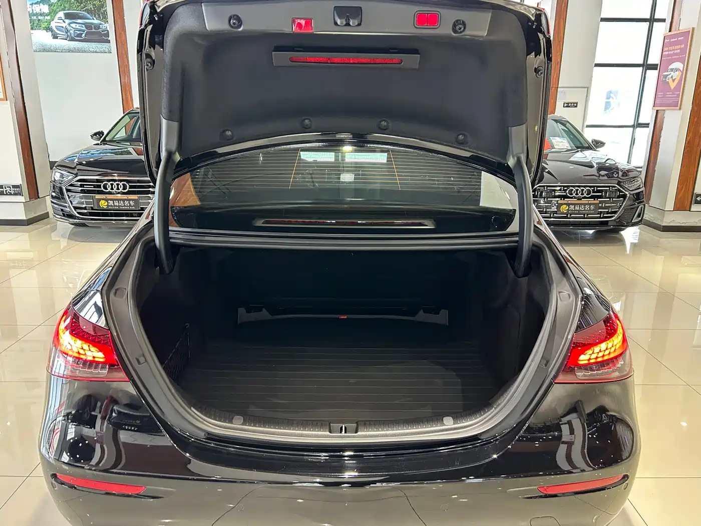 Mercedes-Benz E-Class 2022 Facelift III E 300 L Luxury фото 30